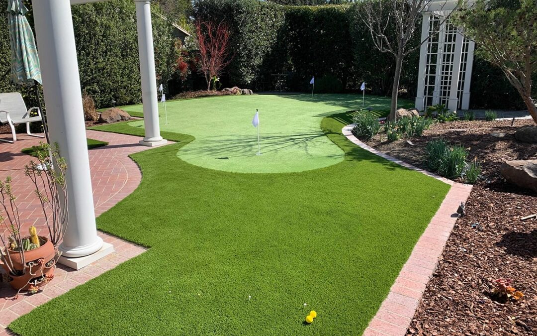 How Well Do Artificial Grass Putting Greens in Vacaville Hold Up to the Weather?